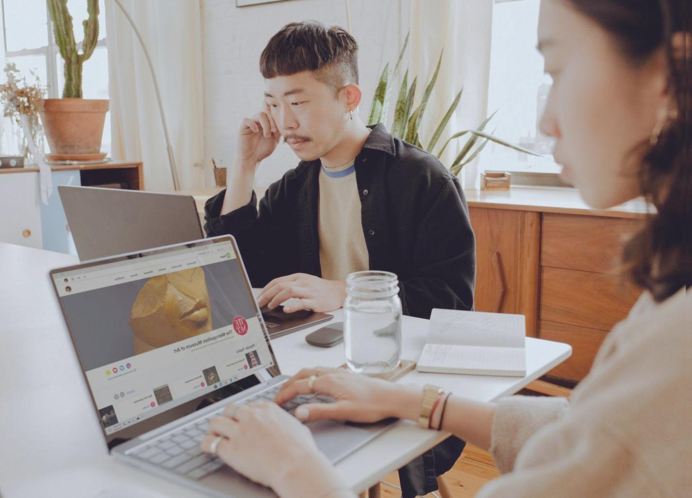Das olmisentroa-Team bei einer Projektsession zur Finanzplanung
